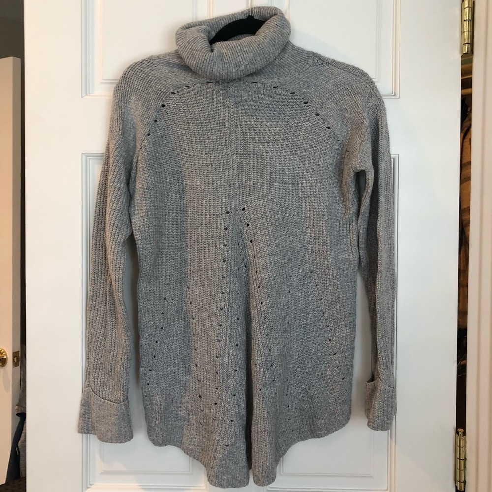 CHELSEA28 gray turtleneck sweater